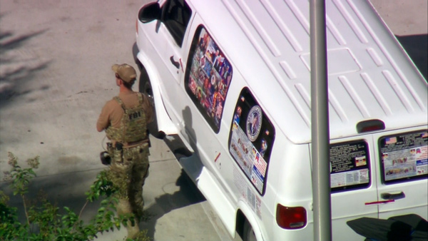 [Image: Bomb-Suspect-Van-600.jpg]