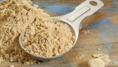 Maca-powder-in-a-spoon