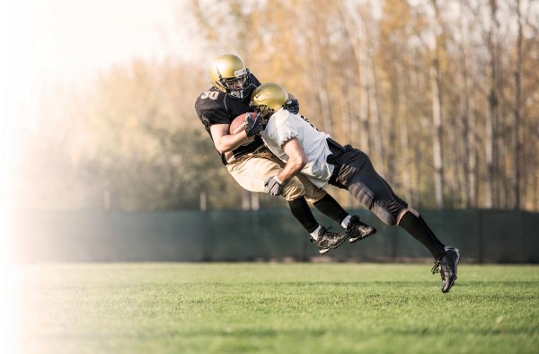 Image: Doctors now trying to ban high school football to protect teens from concussions