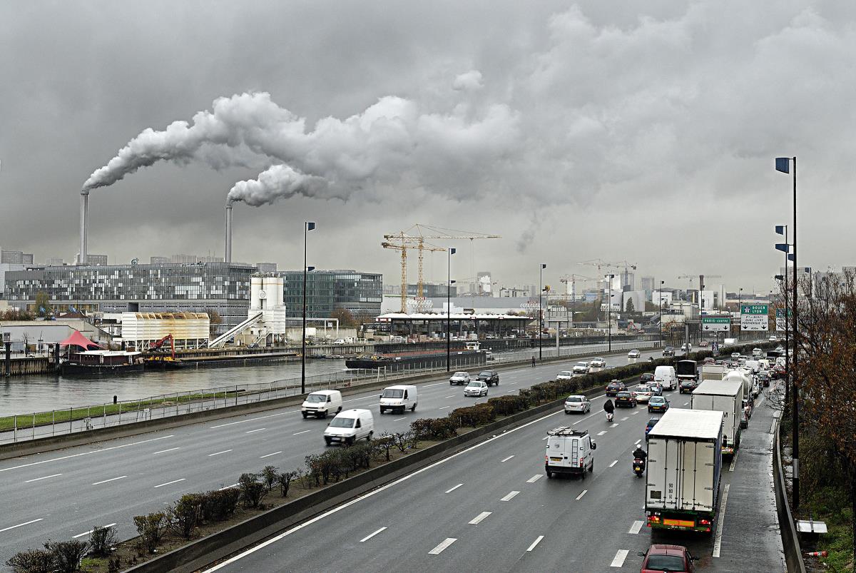 Image: Diesel fumes’ nanoparticles cause heart disease by just BREATHING polluted city air
