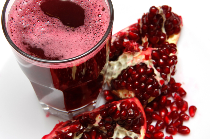 Prevent, and even reverse, cardiovascular disease with pomegranate – it cleans your arteries Pomegranate-Juice-Seeds-Glass-Healthy