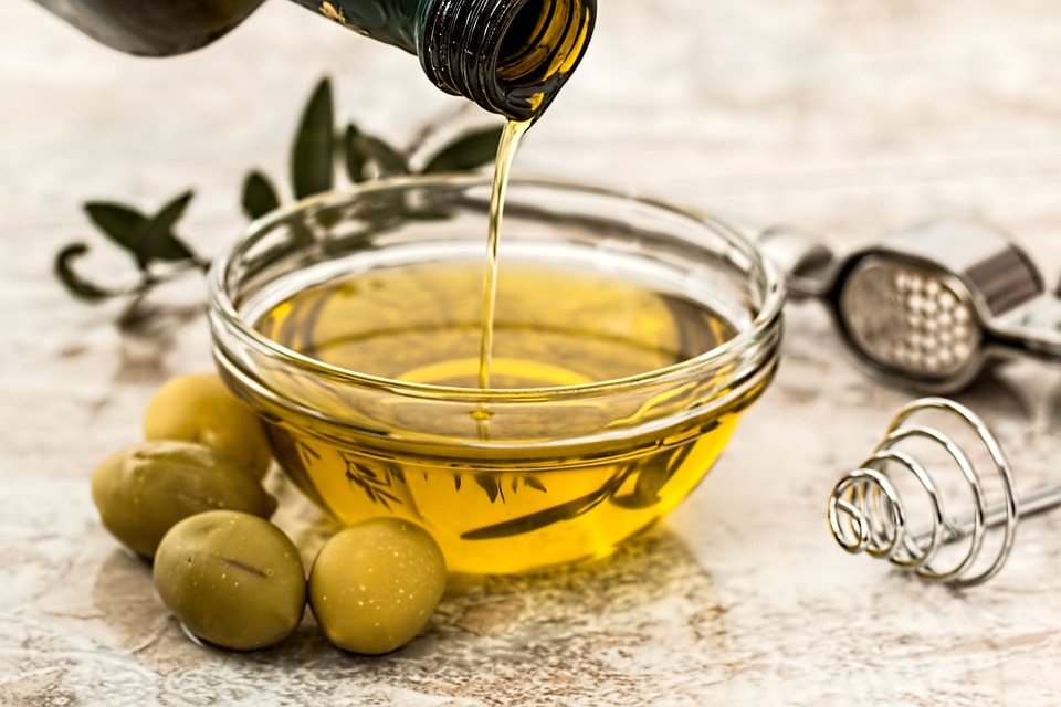 Image: Olive oil nutrient found to HALT brain cancer cells in their tracks