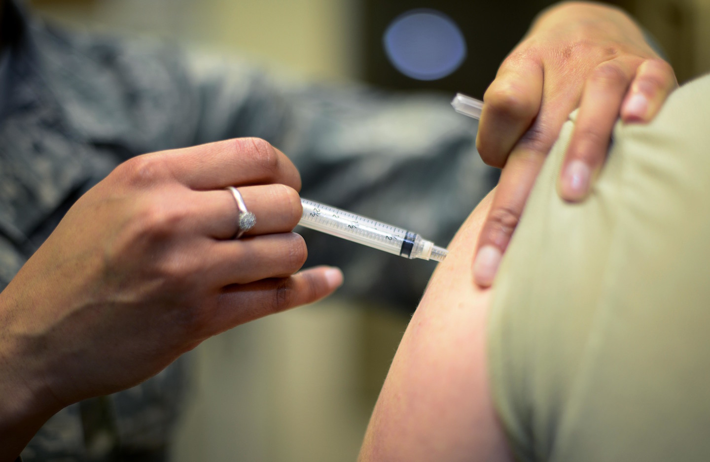 Image: Annual flu shots linked to increased risk of miscarriage