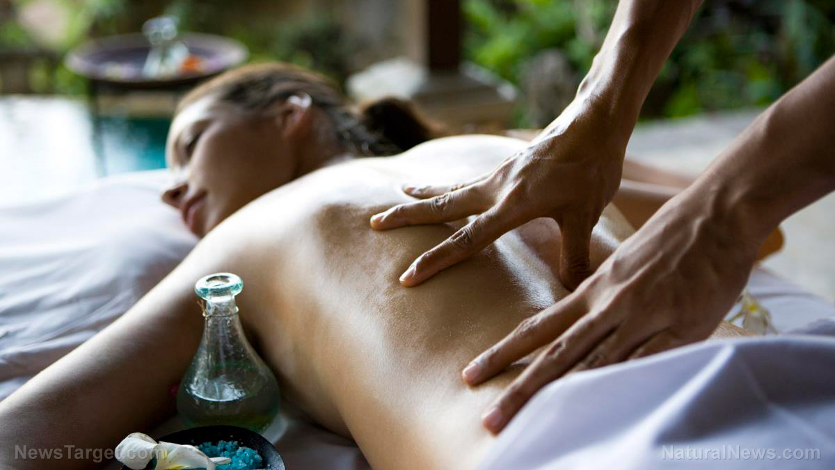 Image: Bad back? Ayurvedic massage can reduce chronic lower back pain