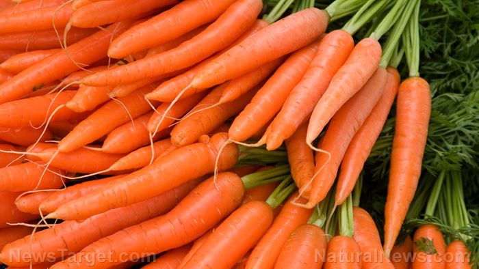 Image: Carrots and bananas are some of the best raw foods to eat for a healthy mind
