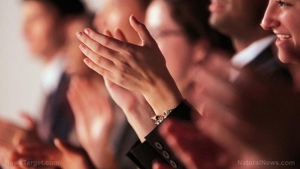 Image: Oxford University bans clapping to keep people from being ‘triggered’