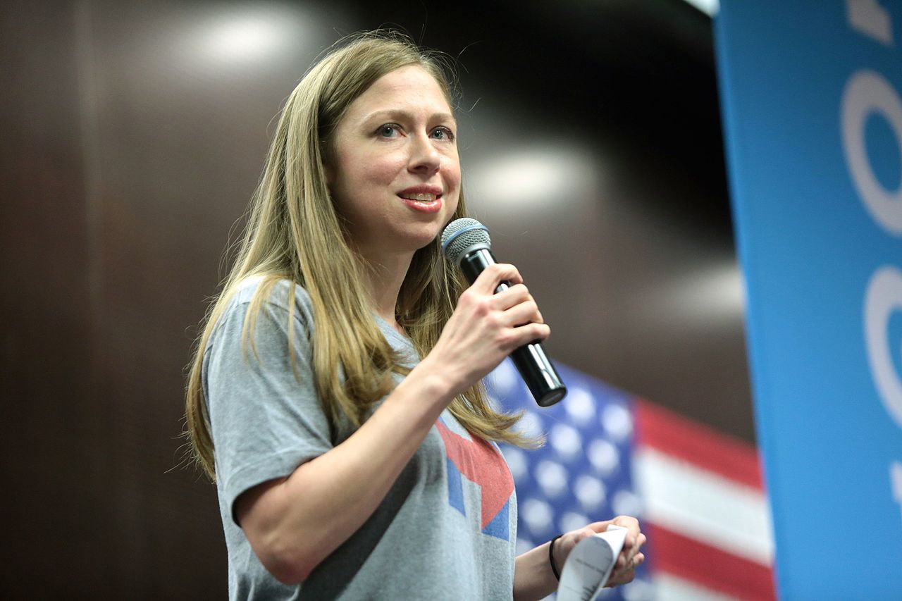 Image: Chelsea Clinton achieves peak STUPID: Says a man can be a woman