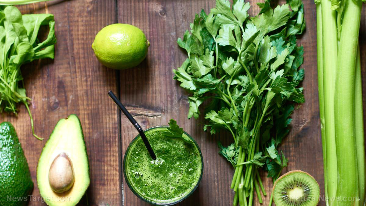 Image: A bit of healthy fat in your green smoothie goes a long way: Why you need fat-soluble vitamins in a balanced diet