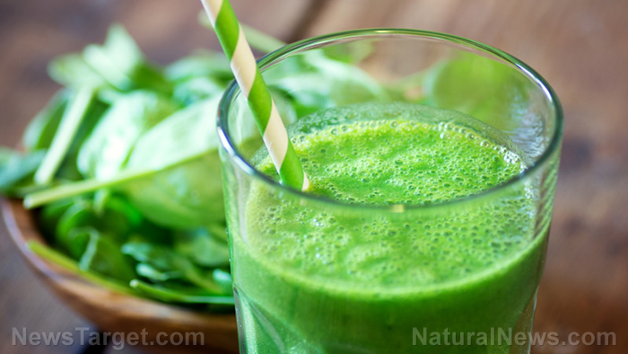 Image: Eat (or drink) your vegetables: Make smoothies to maximize the lutein in spinach