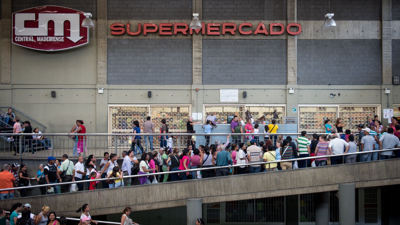 Image: Crazy long food lines across America reveal the total LACK of preparedness that now characterizes our just-in-time society