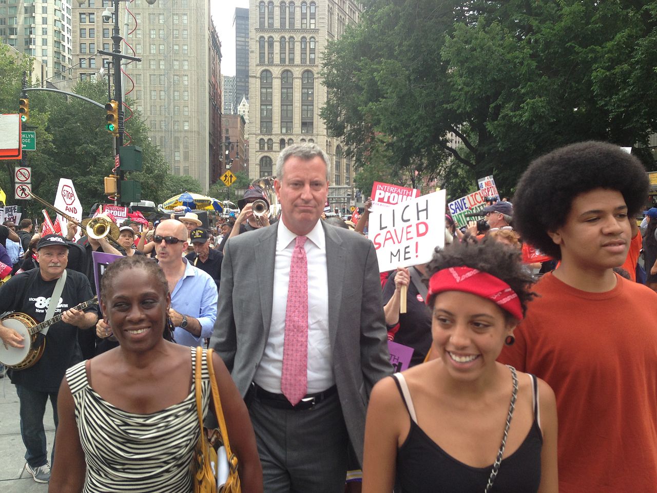 Image: NYC Mayor de Blasio won’t allow people to dine in restaurants until a vaccine is deployed