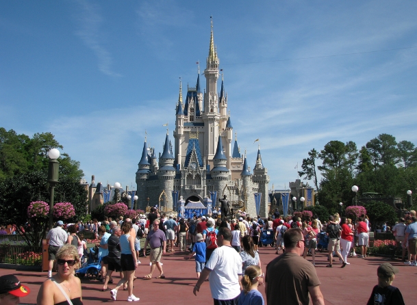 Image: Disney to lay off 28,000 workers in belt-tightening move amid coronavirus pandemic