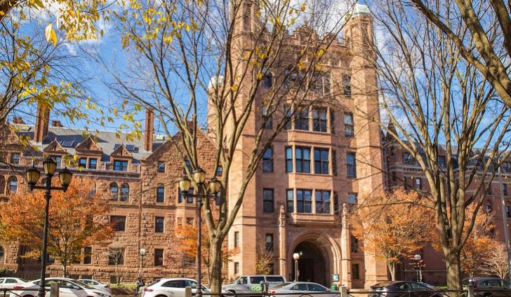 Image: Yale sued by DOJ for discriminating against Asian-American and White students