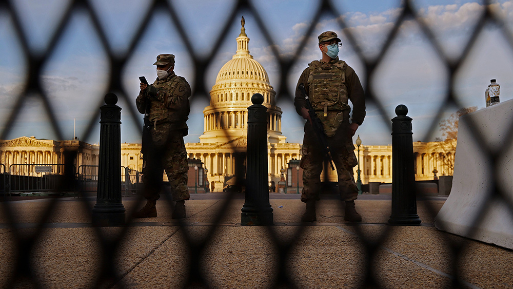 A 12 Foot Wall Built Around The Us Capitol To Protect Biden But Ive