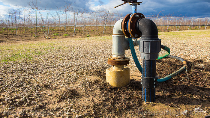 Image: Small decline in groundwater levels can cause US wells to go dry, researchers say
