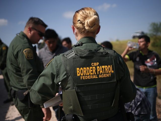 Image: Border Patrol is releasing undocumented migrants infected with coronavirus