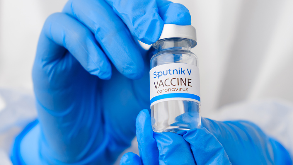 Image: New travel rules prevent people fully vaccinated with Russia’s Sputnik V vaccine from entering the US