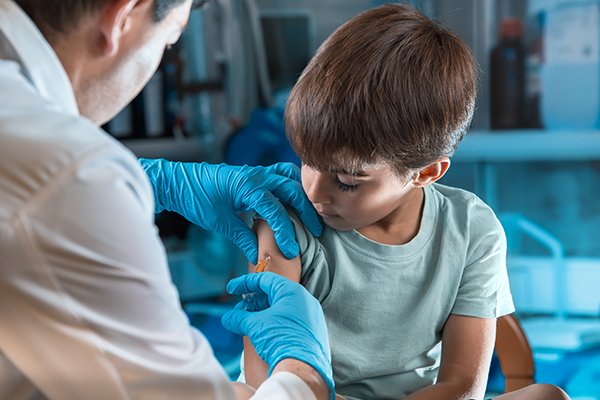 Image: Le "vaccin" Covid rend dangereux pour les enfants, prévient un ancien responsable médical australien
