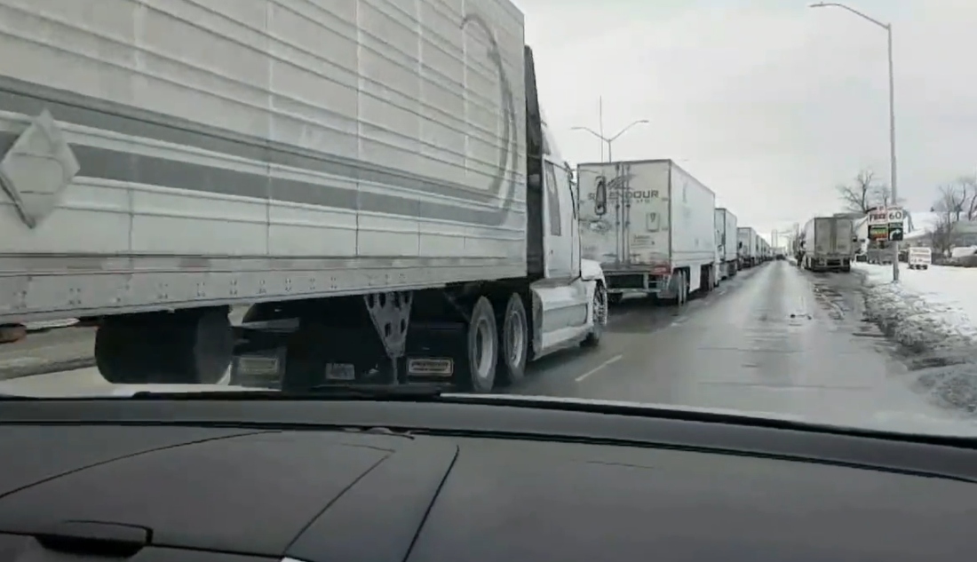 Image: Ontario government shuts down 39 trucking companies for participating in Freedom Convoy
