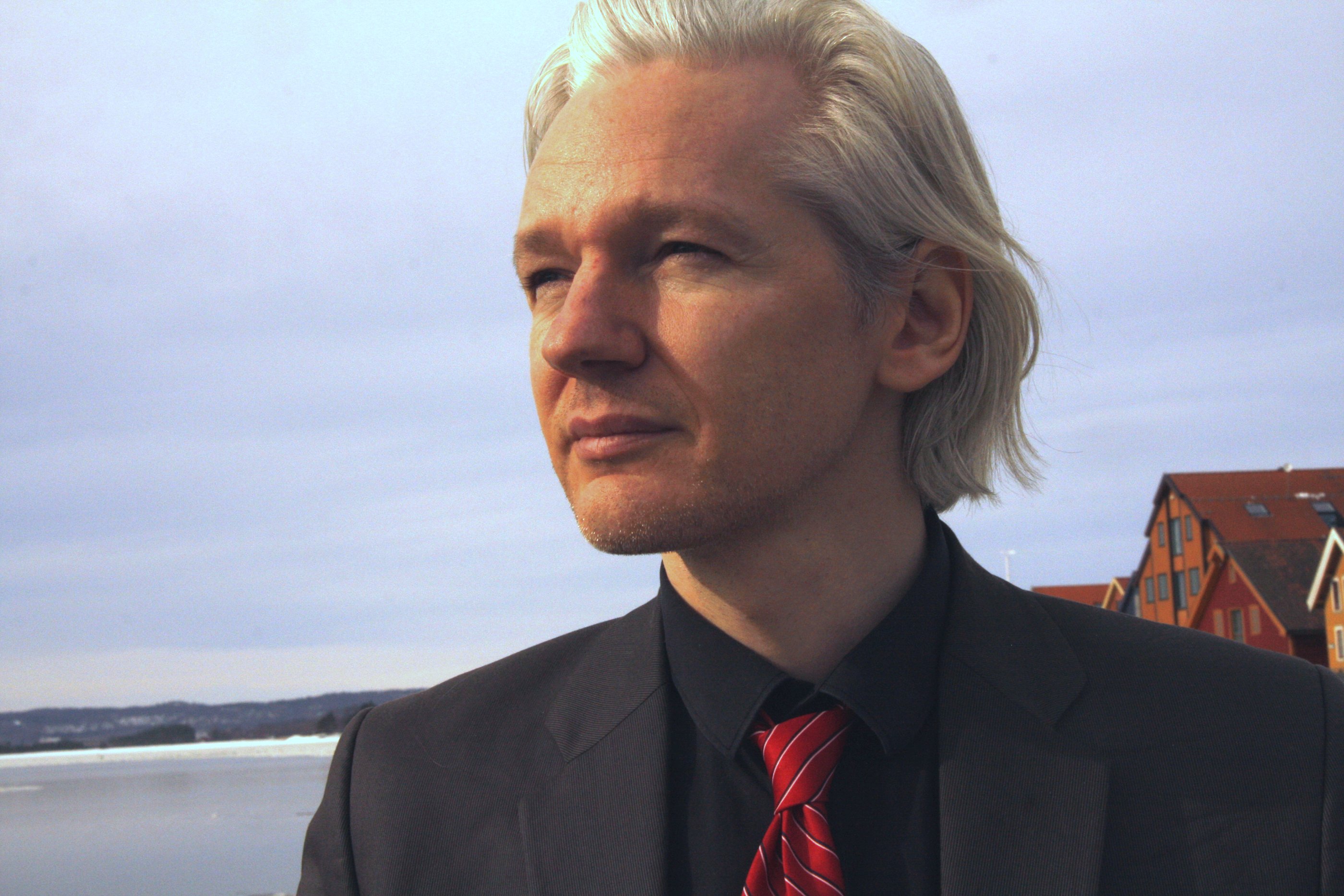 Zdjęcie: Brytyjski sędzia OK's ekstradycja założyciela WikiLeaks Juliana Assange'a do USA; powinien zostać UWOLNIONY za ujawnienie globalistycznego głębokiego państwa