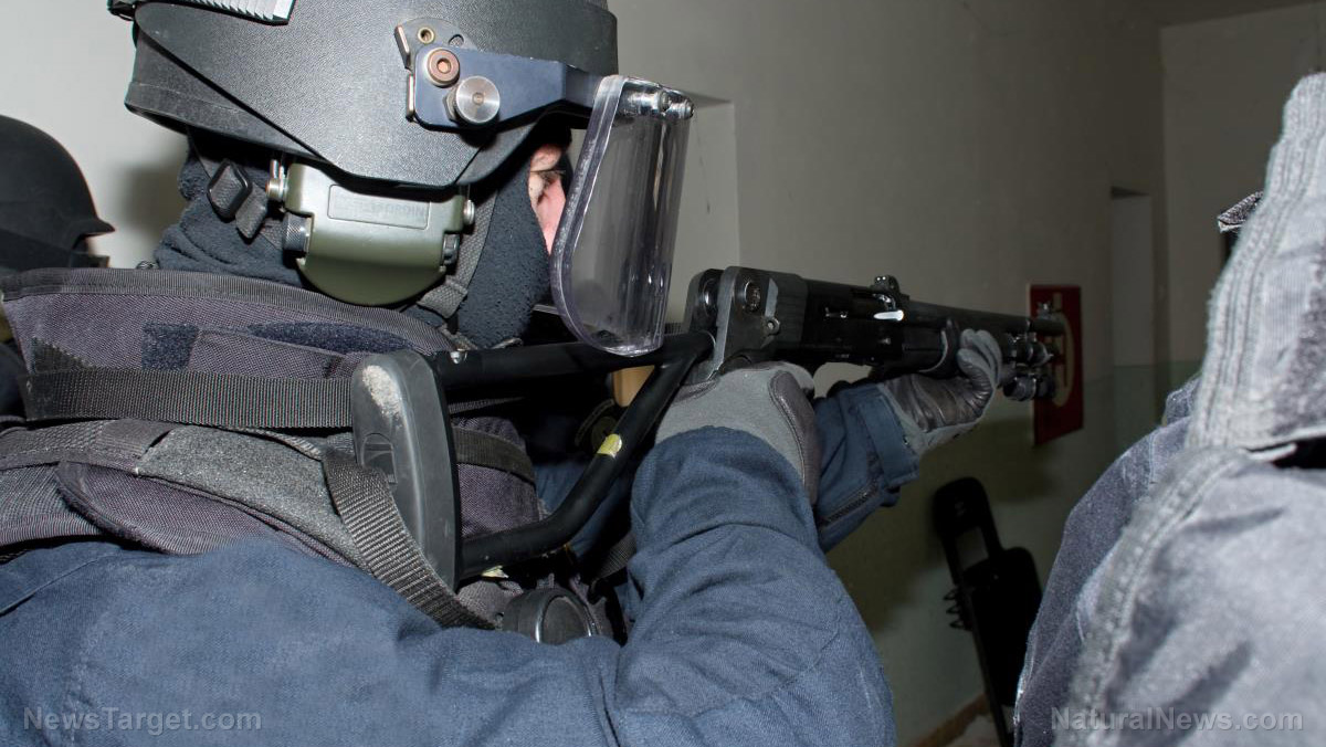Image: Williamson County Sheriff’s Office used SWAT team to raid a house for reality show