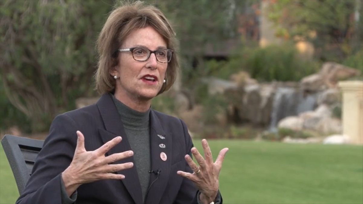 Image: Trump-backed America First state Senate candidate Wendy Rogers makes pledge to keep Arizonans free