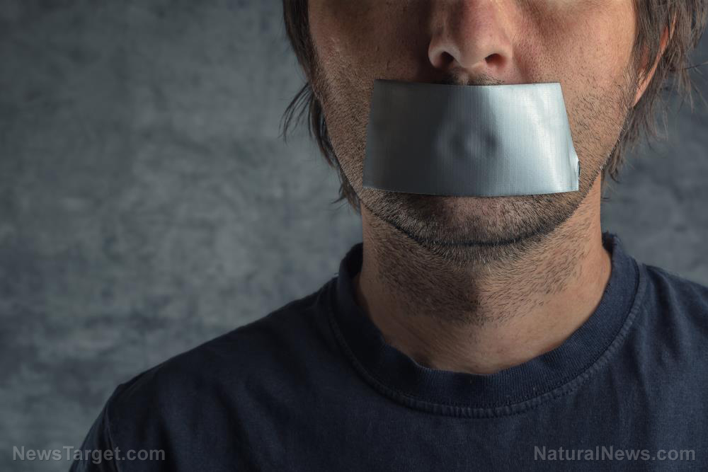 Image: EXCLUSIVE: Senator Mark Kelly called for social media censorship to prevent bank runs