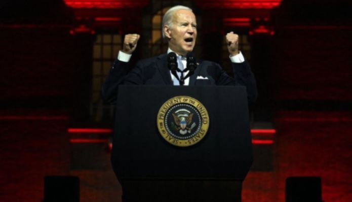 Image: ‘We’re gonna ban assault weapons, come hell or high water,’ Biden vows