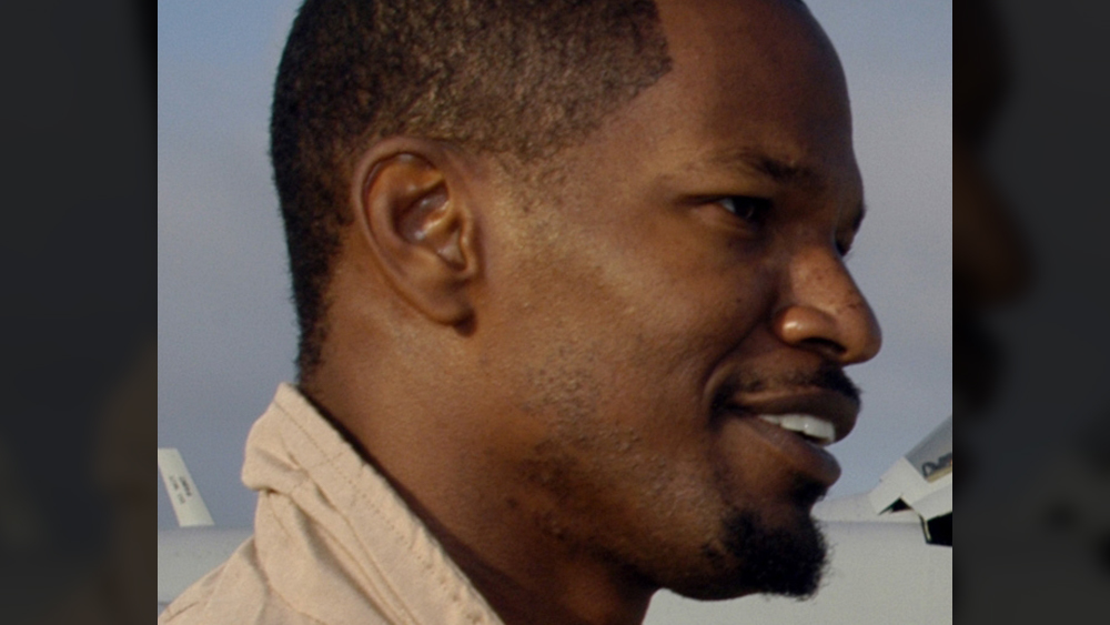 Jamie Foxx reportedly BLINDED and partially PARALYZED after coerced into taking covid vaccine jab Jamie-Foxx-Naval-Air-Station
