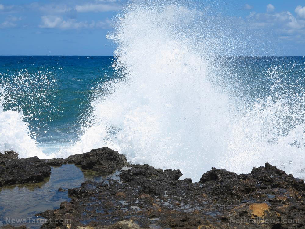 Crashing Rocks Wave Dark Ocean Atlantic Background